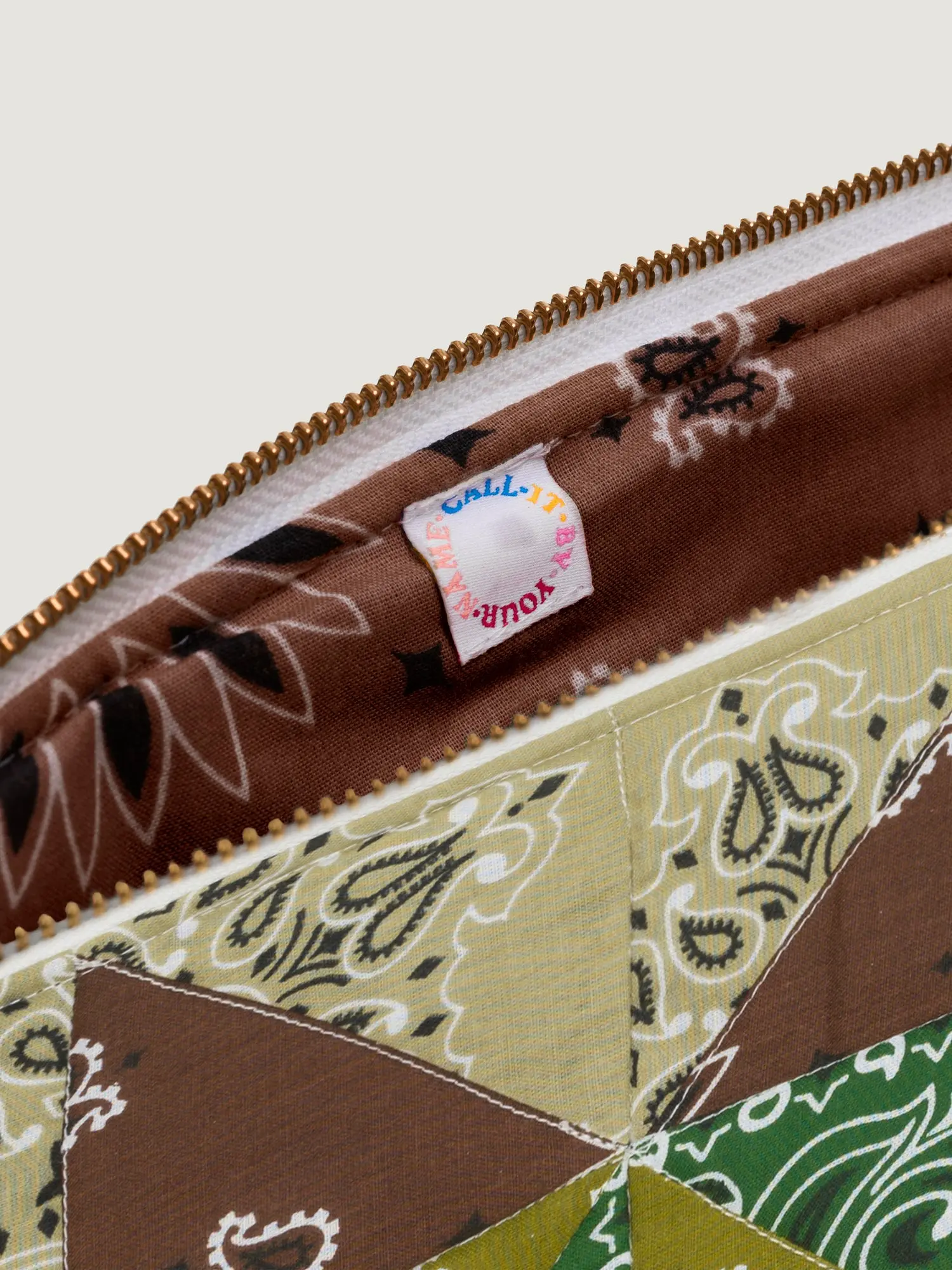 Pochette Zippée Matelassée - PATCHWORK - Beige / Colorblock - Image 3